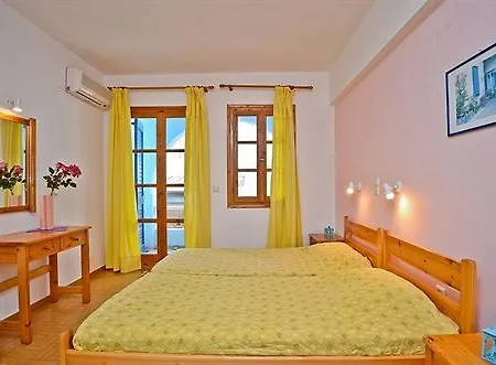 Galazia 3* Naxos City